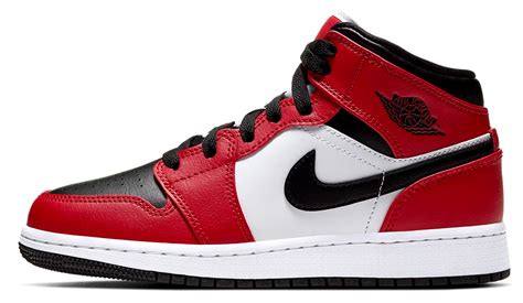 nike air jordan 1 mid damen chicago|jordan 1 chicago high price.